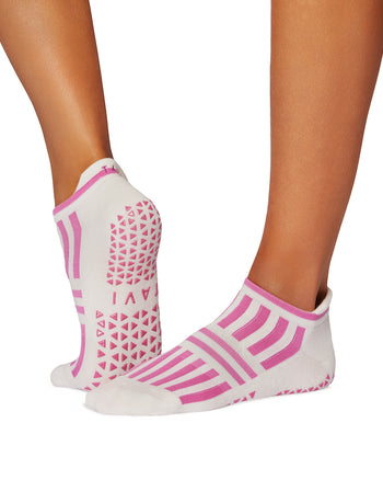Savvy Grip Socks | Socks > Grip | Tavi – ToeSox | Tavi | Vooray